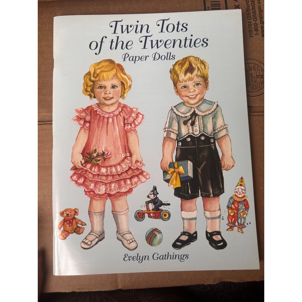 Twin Tots of the Twenties Paper Dolls Evelyn Gathings Dover 2000 ISBN 0486413322